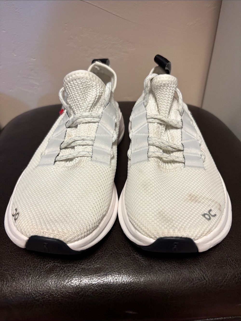 On Running Women's Cloudeasy in Undyed White/Black. 7